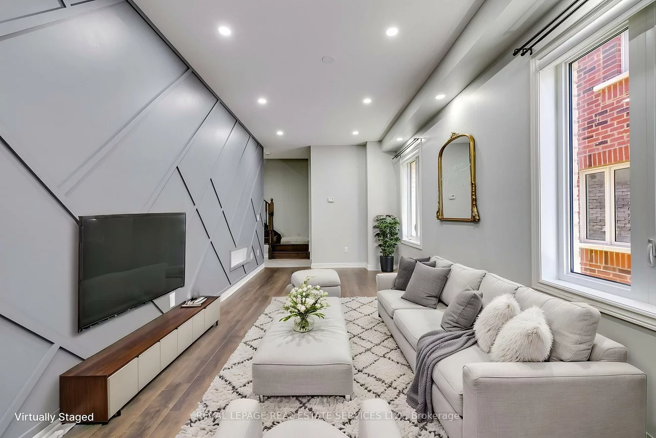 486, Silver Maple, 1010 - JM Joshua Meadows, Oakville