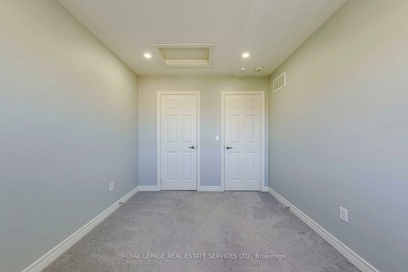 486, Silver Maple, 1010 - JM Joshua Meadows, Oakville