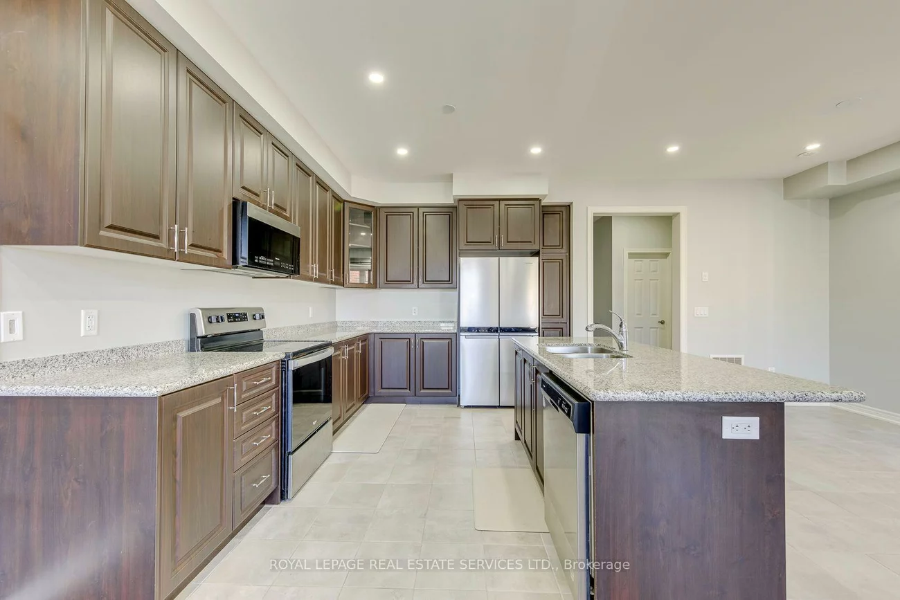 486, Silver Maple, 1010 - JM Joshua Meadows, Oakville