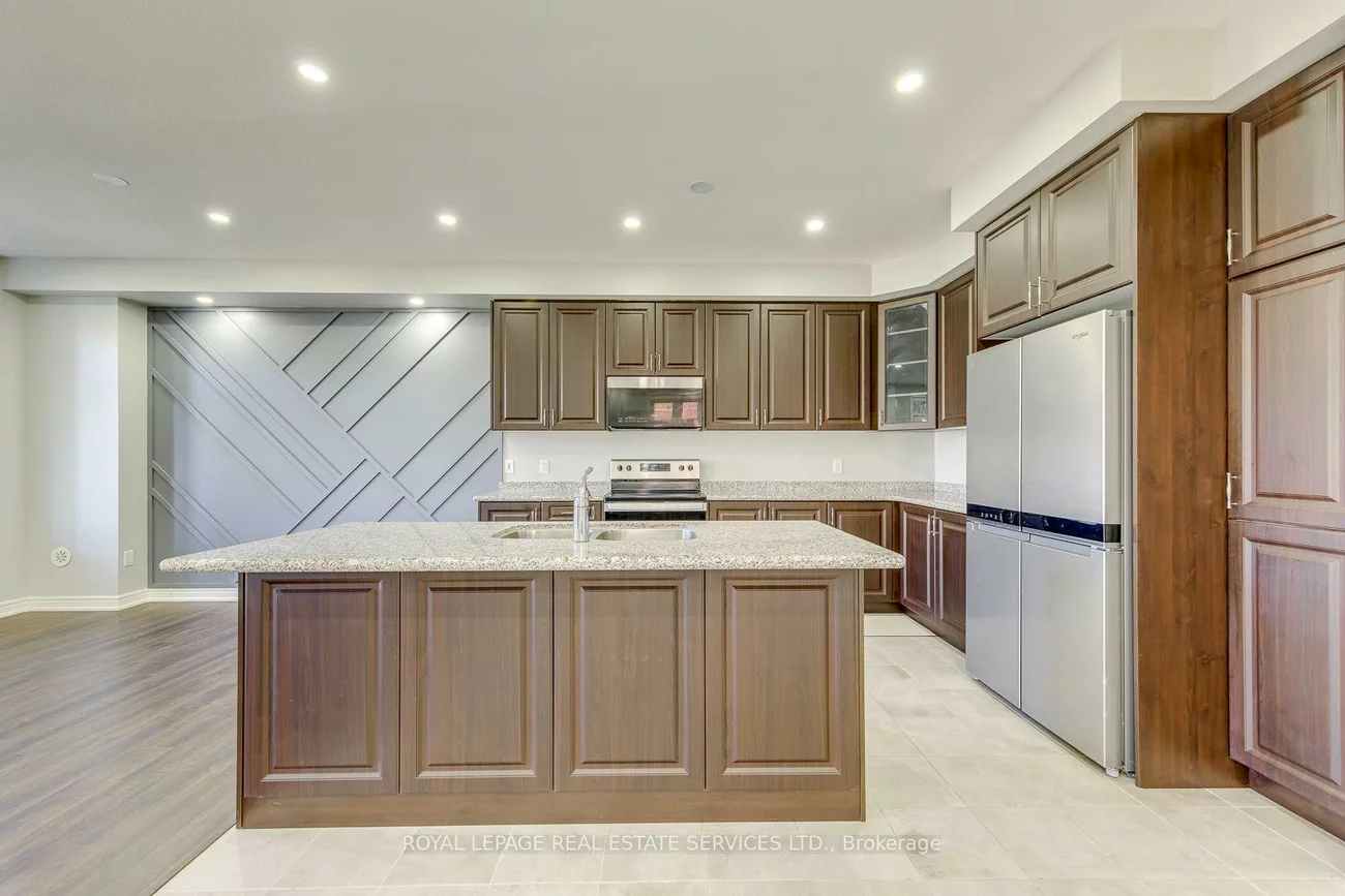 486, Silver Maple, 1010 - JM Joshua Meadows, Oakville