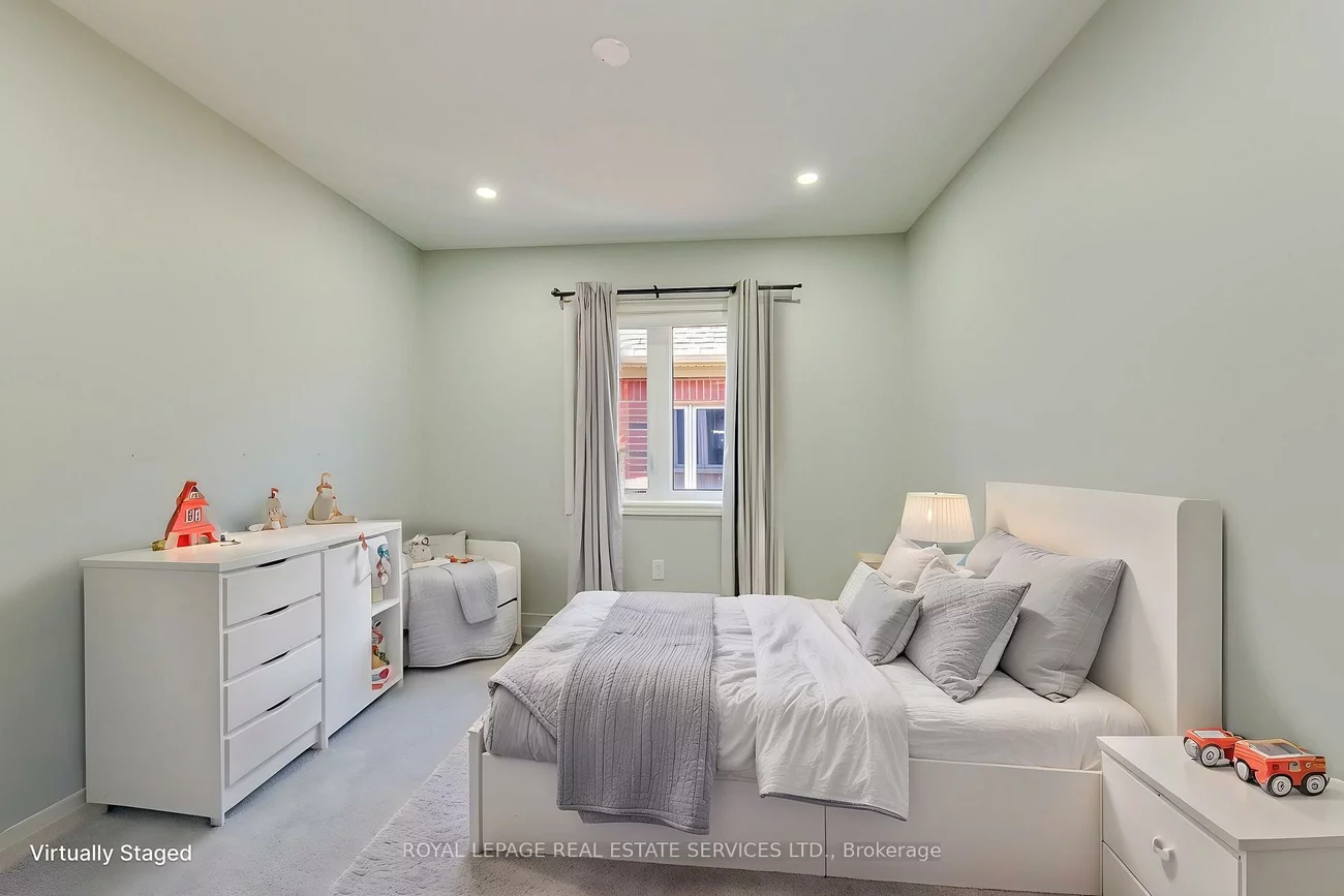 486, Silver Maple, 1010 - JM Joshua Meadows, Oakville