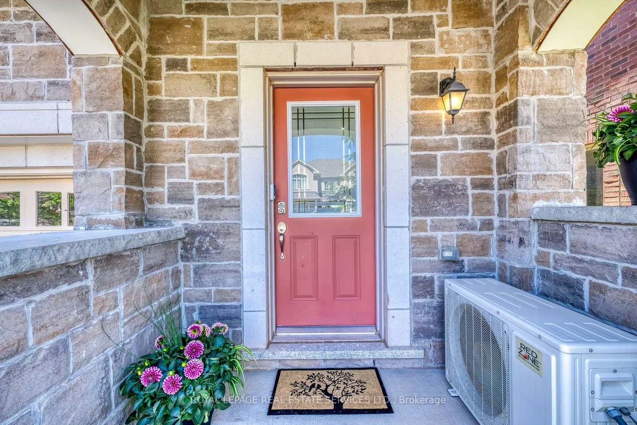 486, Silver Maple, 1010 - JM Joshua Meadows, Oakville