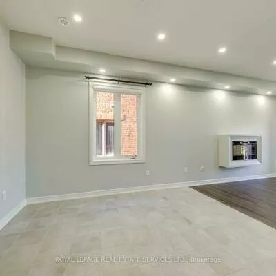 486, Silver Maple, 1010 - JM Joshua Meadows, Oakville