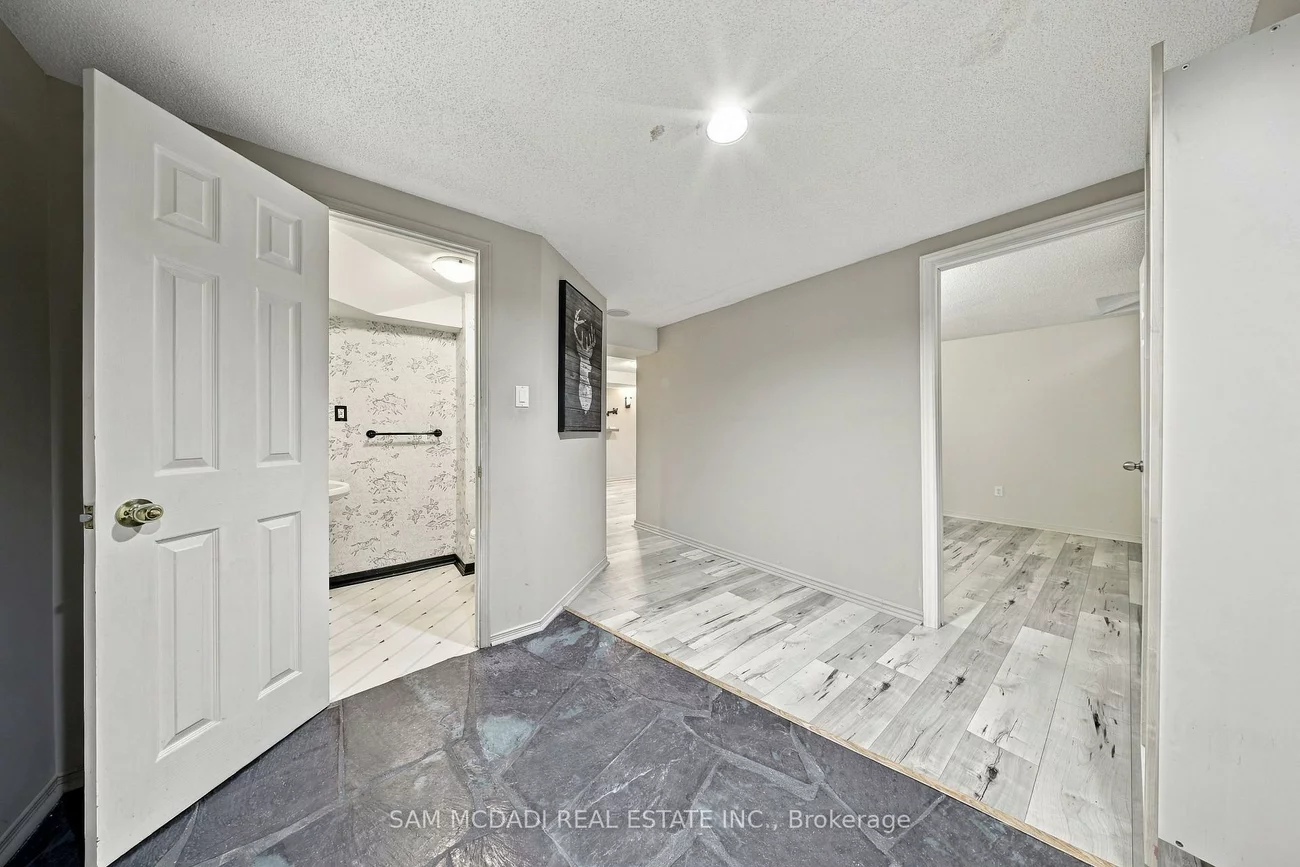 2087, Mayflower, 1015 - RO River Oaks, Oakville