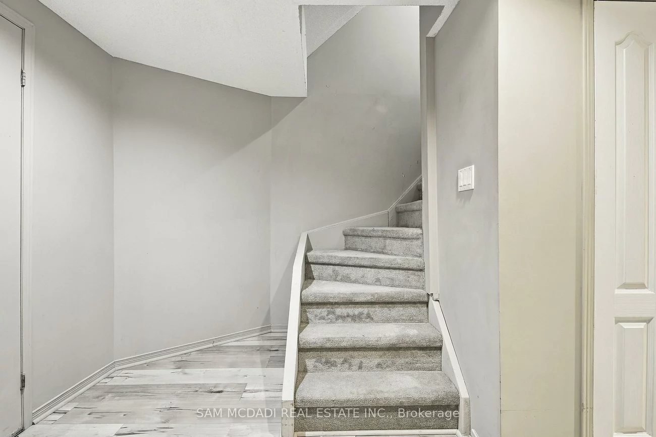 2087, Mayflower, 1015 - RO River Oaks, Oakville