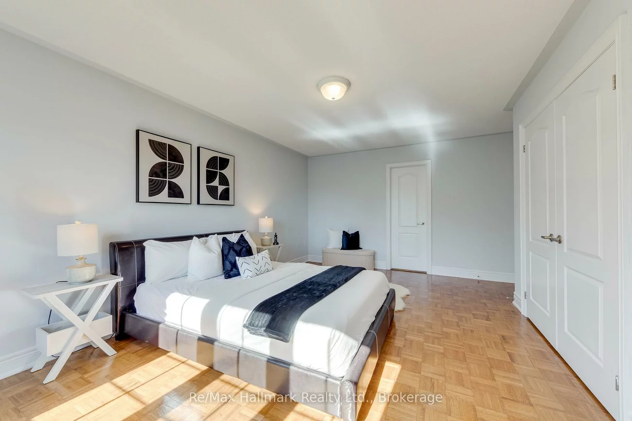 2241, Adirondak, 1019 - WM Westmount, Oakville
