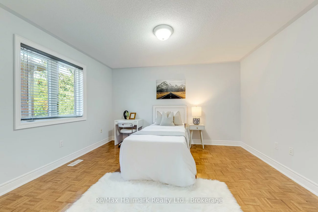 2241, Adirondak, 1019 - WM Westmount, Oakville