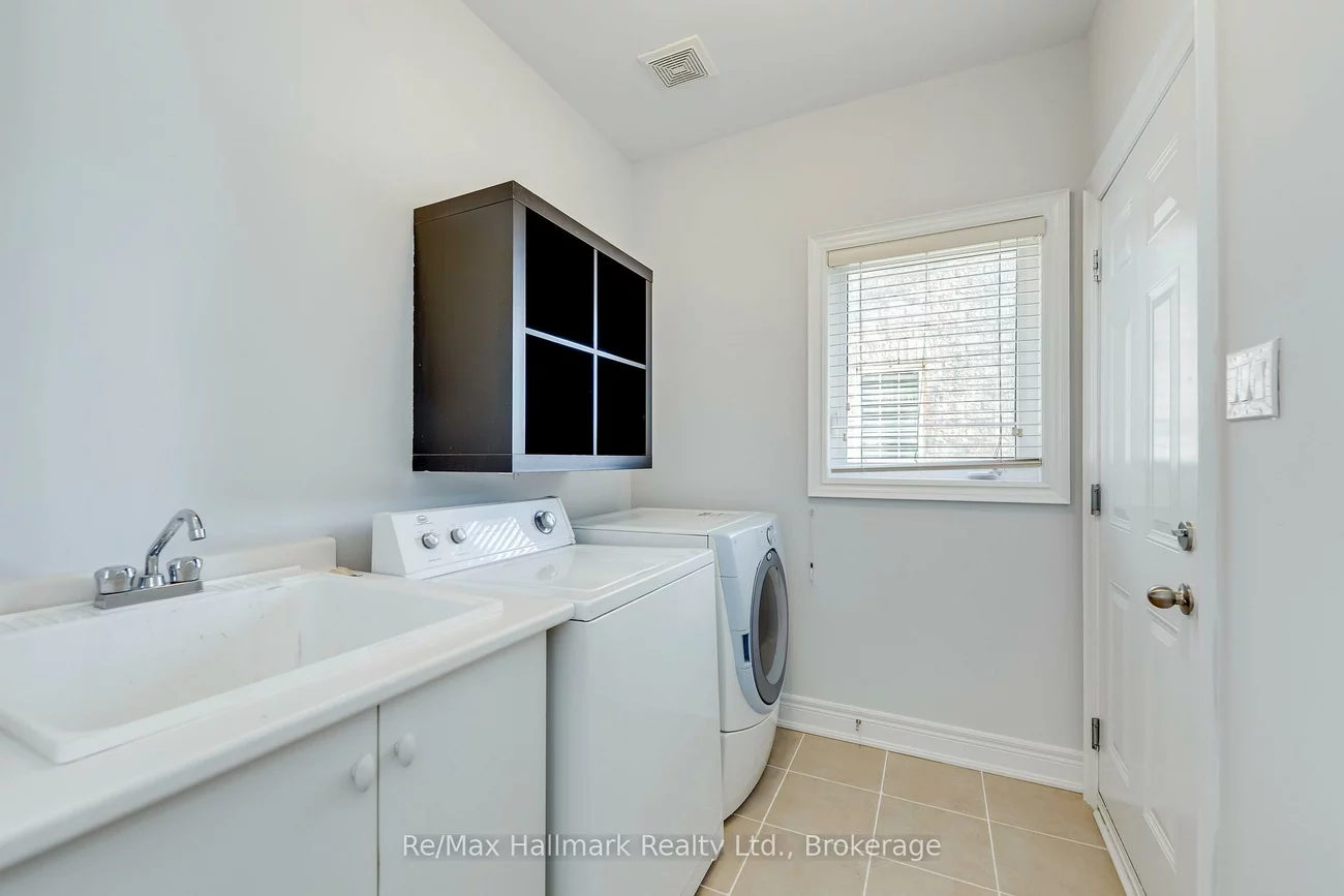2241, Adirondak, 1019 - WM Westmount, Oakville