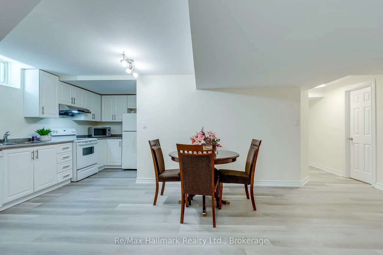 2241, Adirondak, 1019 - WM Westmount, Oakville