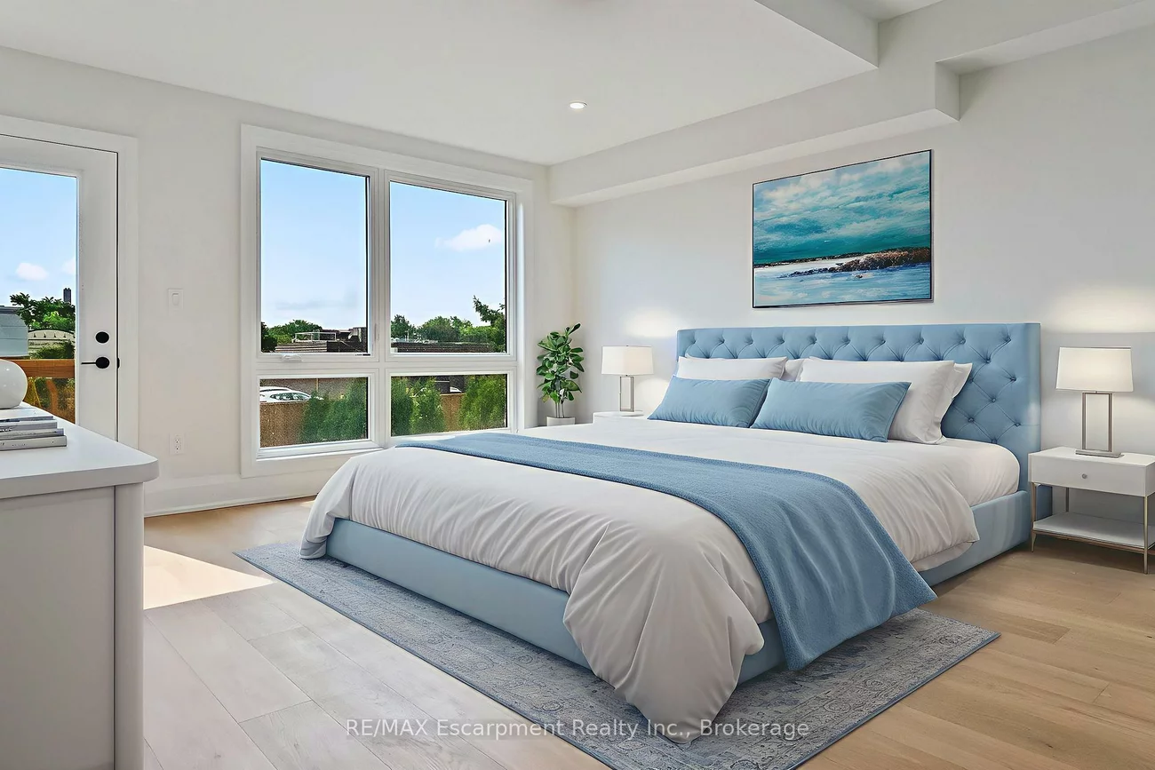 138, East, 1001 - BR Bronte, Oakville