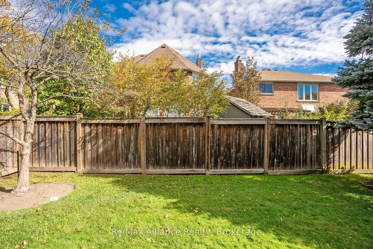2151, Pineview, 1018 - WC Wedgewood Creek, Oakville