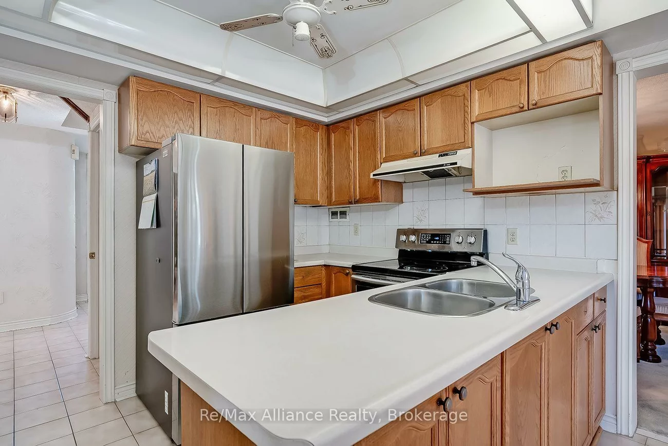 2151, Pineview, 1018 - WC Wedgewood Creek, Oakville