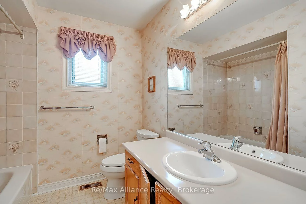 2151, Pineview, 1018 - WC Wedgewood Creek, Oakville
