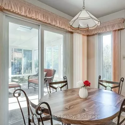 2151, Pineview, 1018 - WC Wedgewood Creek, Oakville