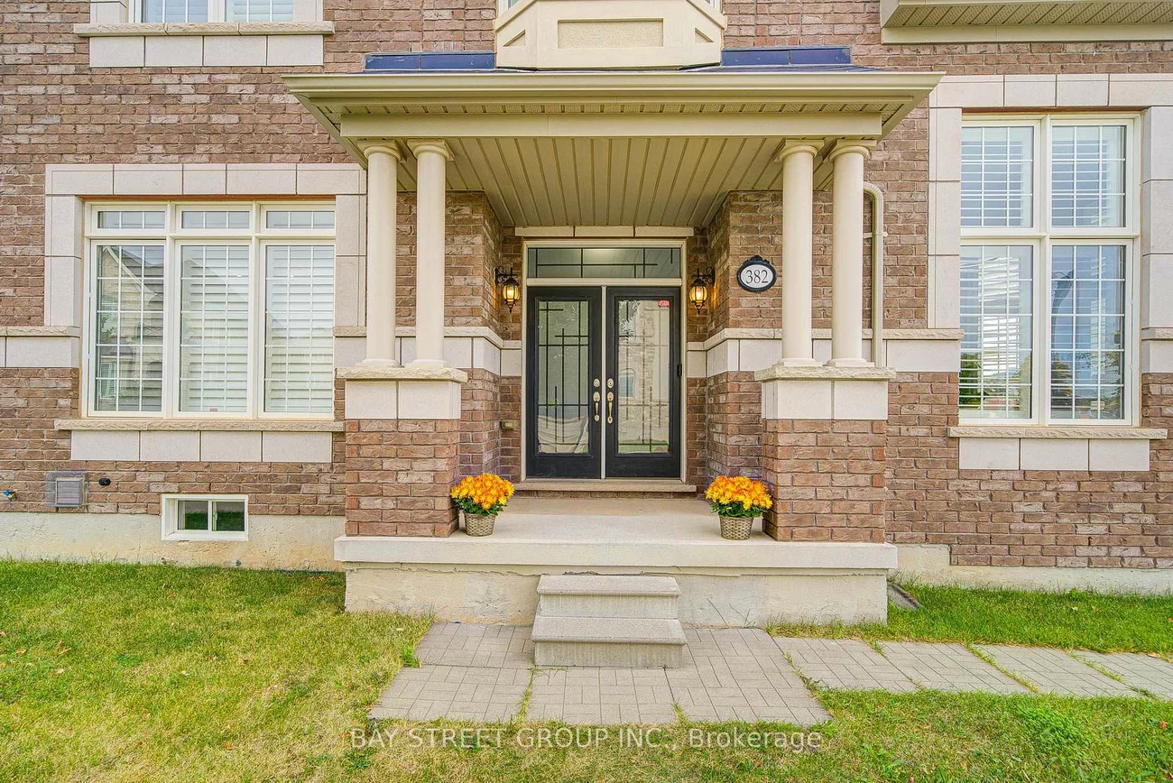 382, Begonia, 1008 - GO Glenorchy, Oakville