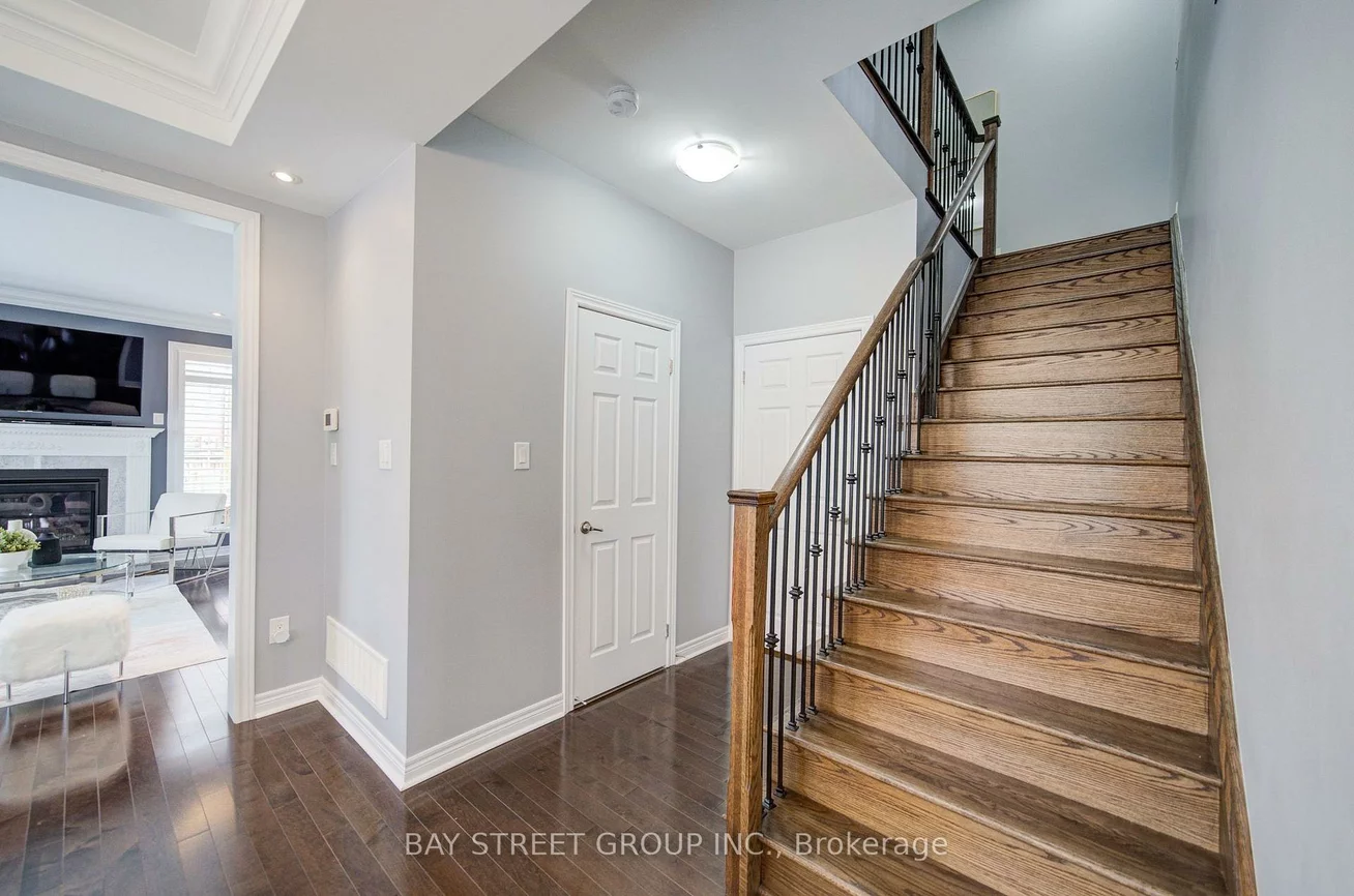 382, Begonia, 1008 - GO Glenorchy, Oakville