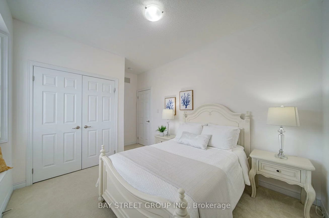382, Begonia, 1008 - GO Glenorchy, Oakville