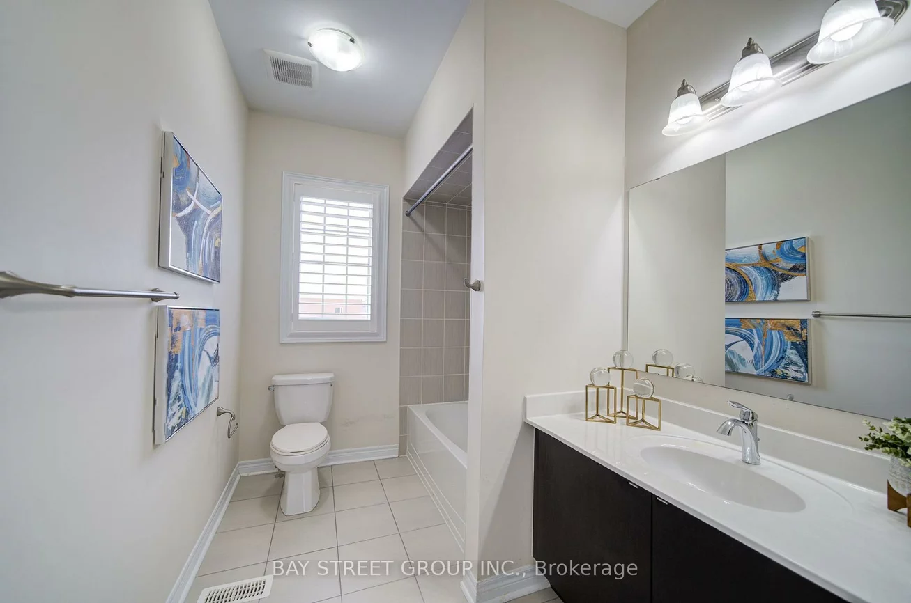 382, Begonia, 1008 - GO Glenorchy, Oakville