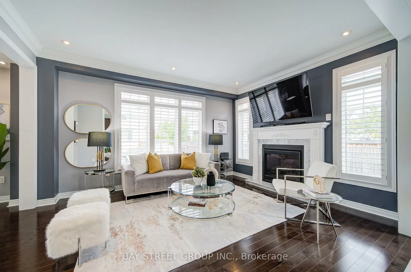 382, Begonia, 1008 - GO Glenorchy, Oakville