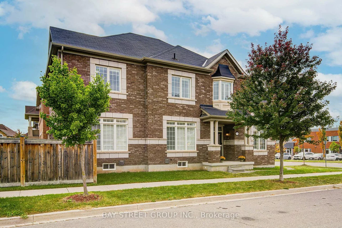 382, Begonia, 1008 - GO Glenorchy, Oakville