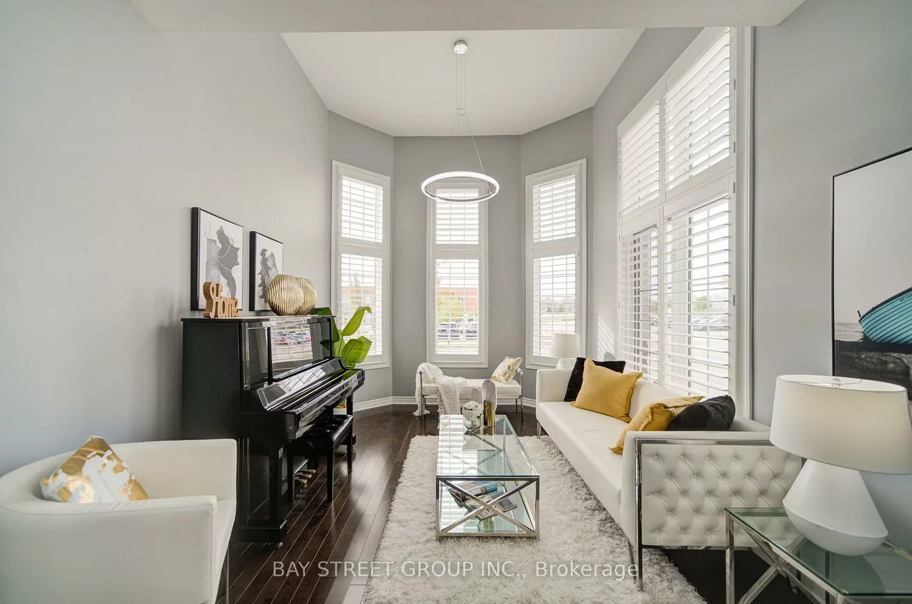 382, Begonia, 1008 - GO Glenorchy, Oakville