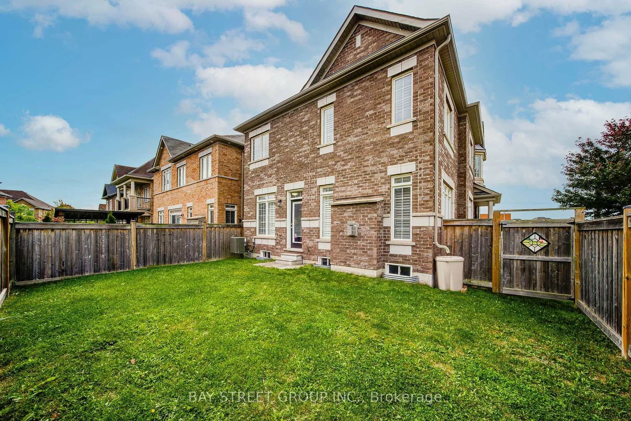 382, Begonia, 1008 - GO Glenorchy, Oakville