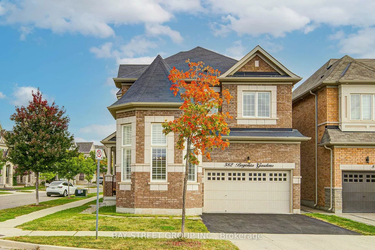 382, Begonia, 1008 - GO Glenorchy, Oakville