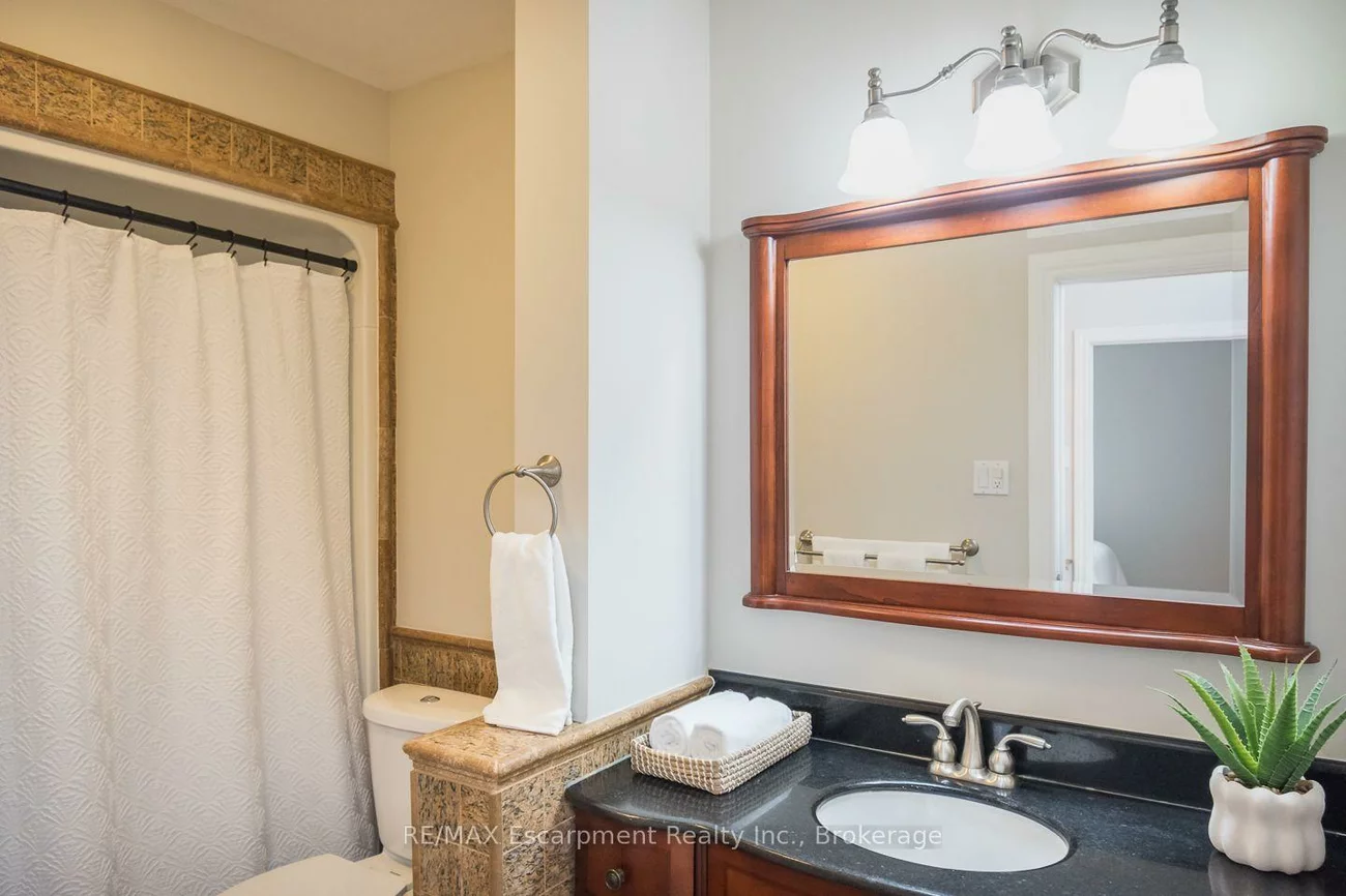 1237, REDBANK, 1003 - CP College Park, Oakville