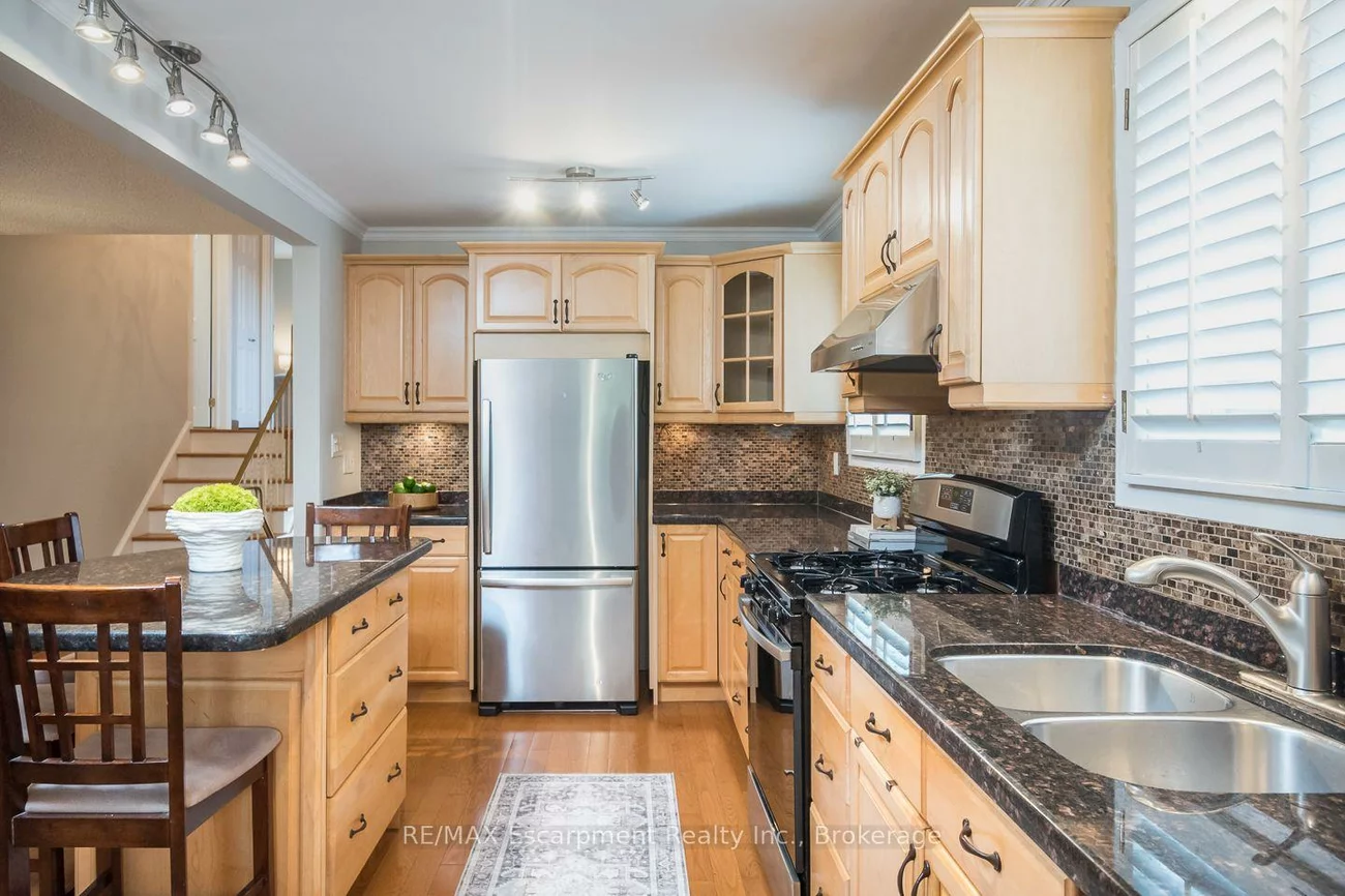 1237, REDBANK, 1003 - CP College Park, Oakville