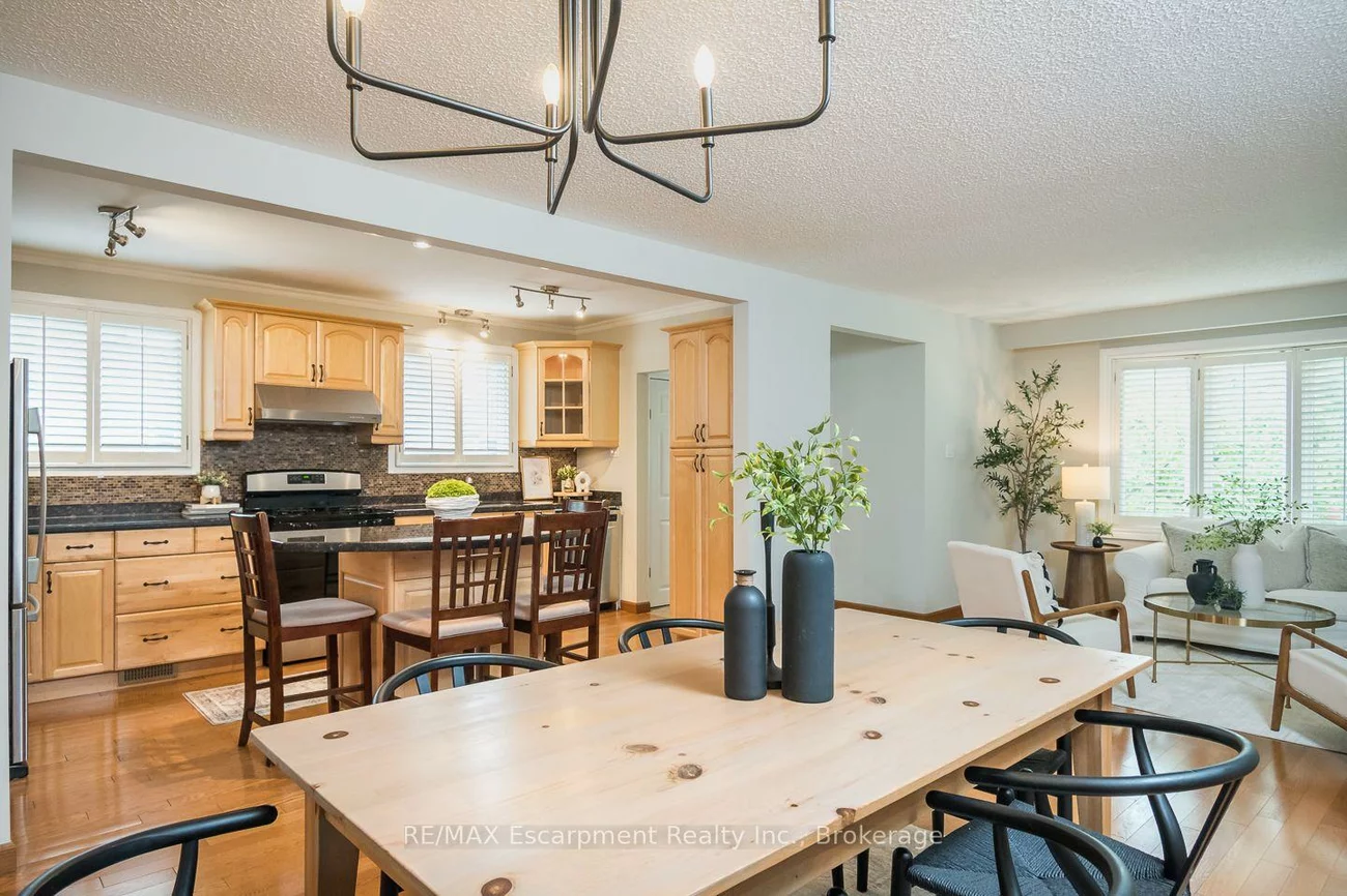 1237, REDBANK, 1003 - CP College Park, Oakville