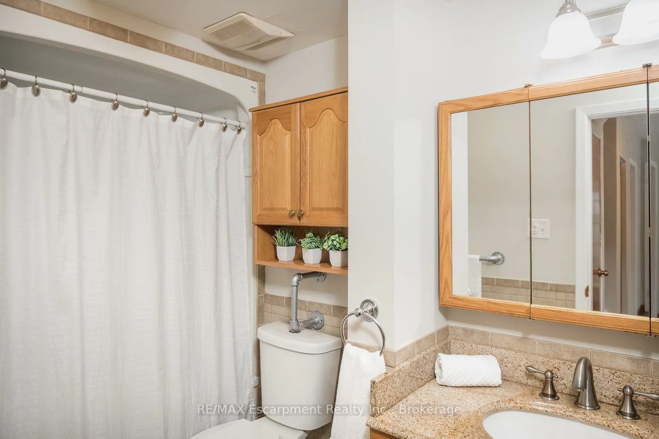1237, REDBANK, 1003 - CP College Park, Oakville