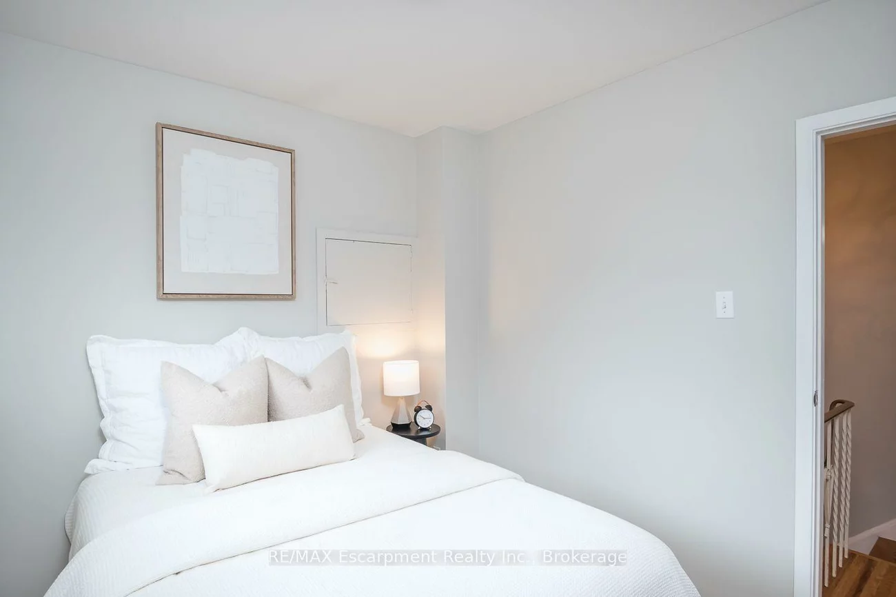 1237, REDBANK, 1003 - CP College Park, Oakville