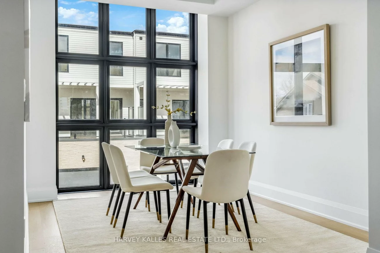 138, East, 1001 - BR Bronte, Oakville