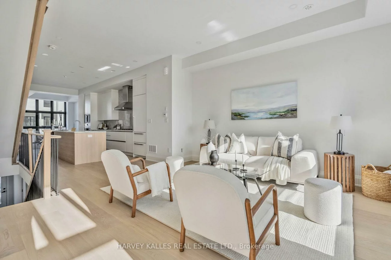 138, East, 1001 - BR Bronte, Oakville