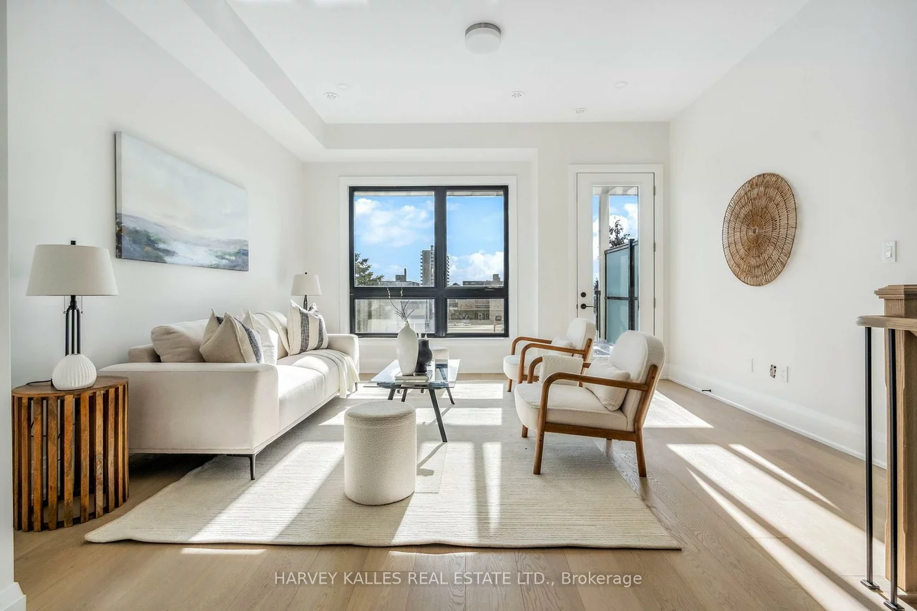138, East, 1001 - BR Bronte, Oakville
