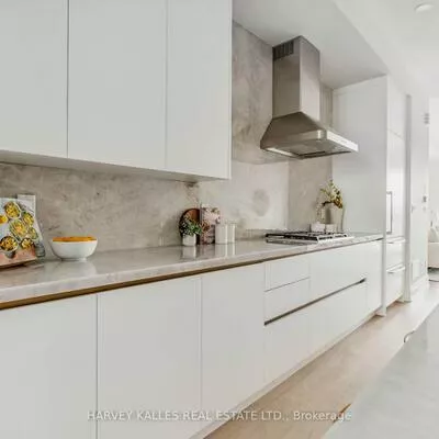 138, East, 1001 - BR Bronte, Oakville