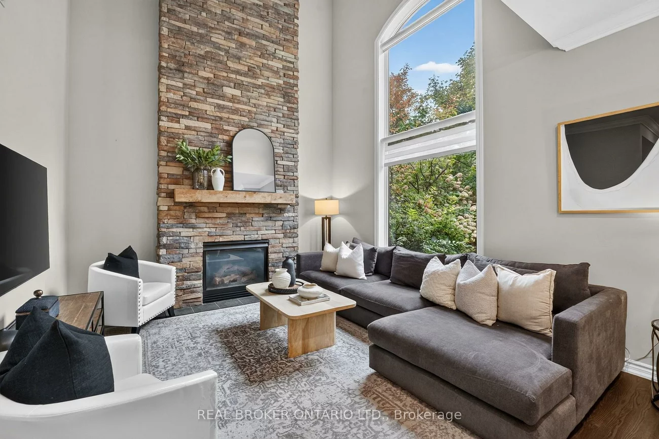 2243, Woodcrest, 1019 - WM Westmount, Oakville