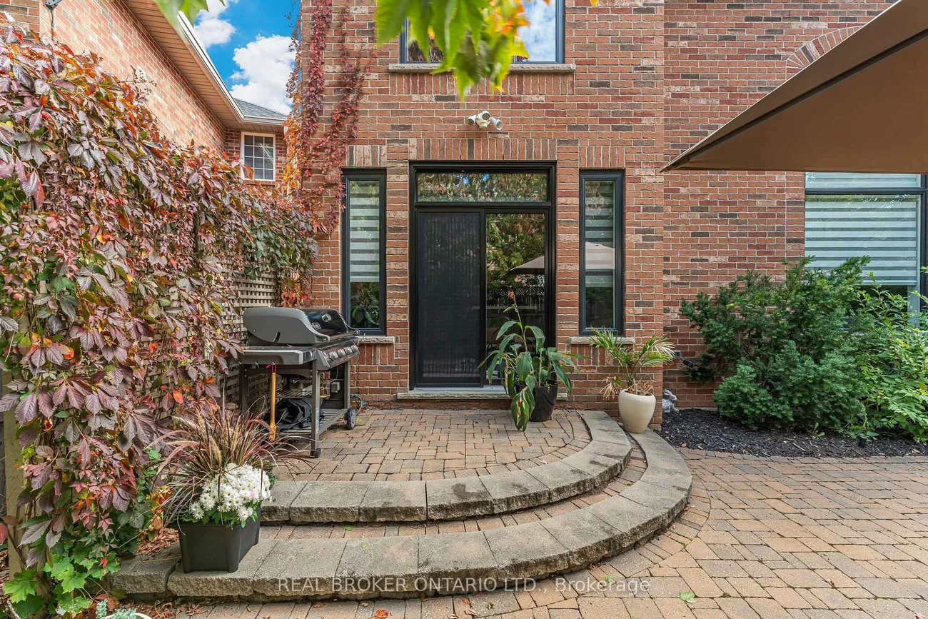 2243, Woodcrest, 1019 - WM Westmount, Oakville
