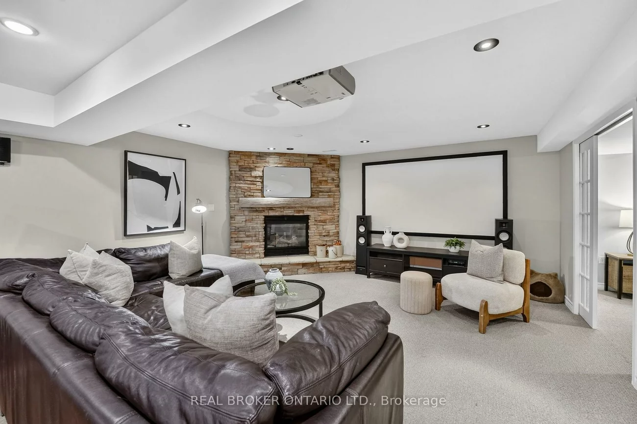 2243, Woodcrest, 1019 - WM Westmount, Oakville