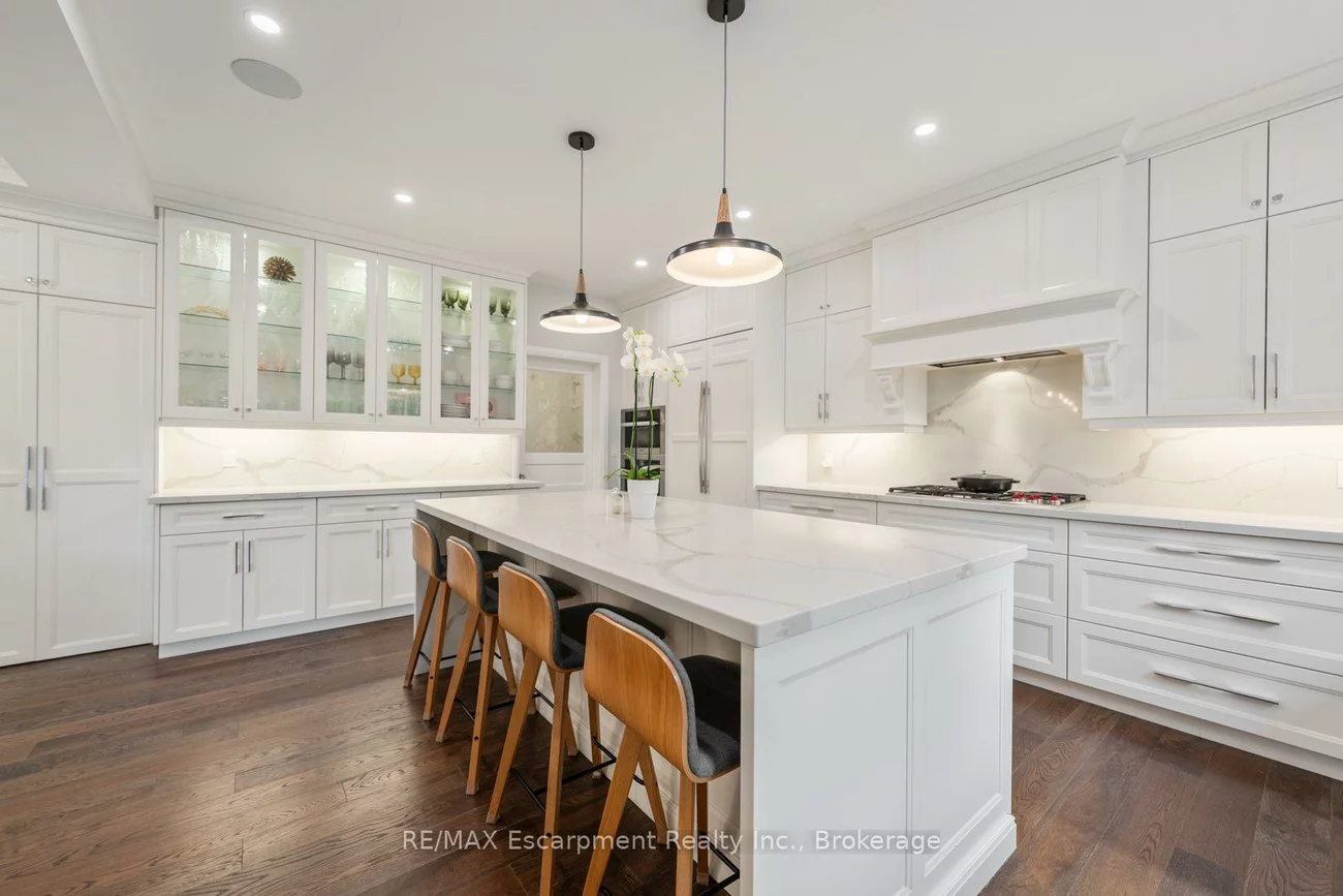 1394, WAVERLY, 1020 - WO West, Oakville