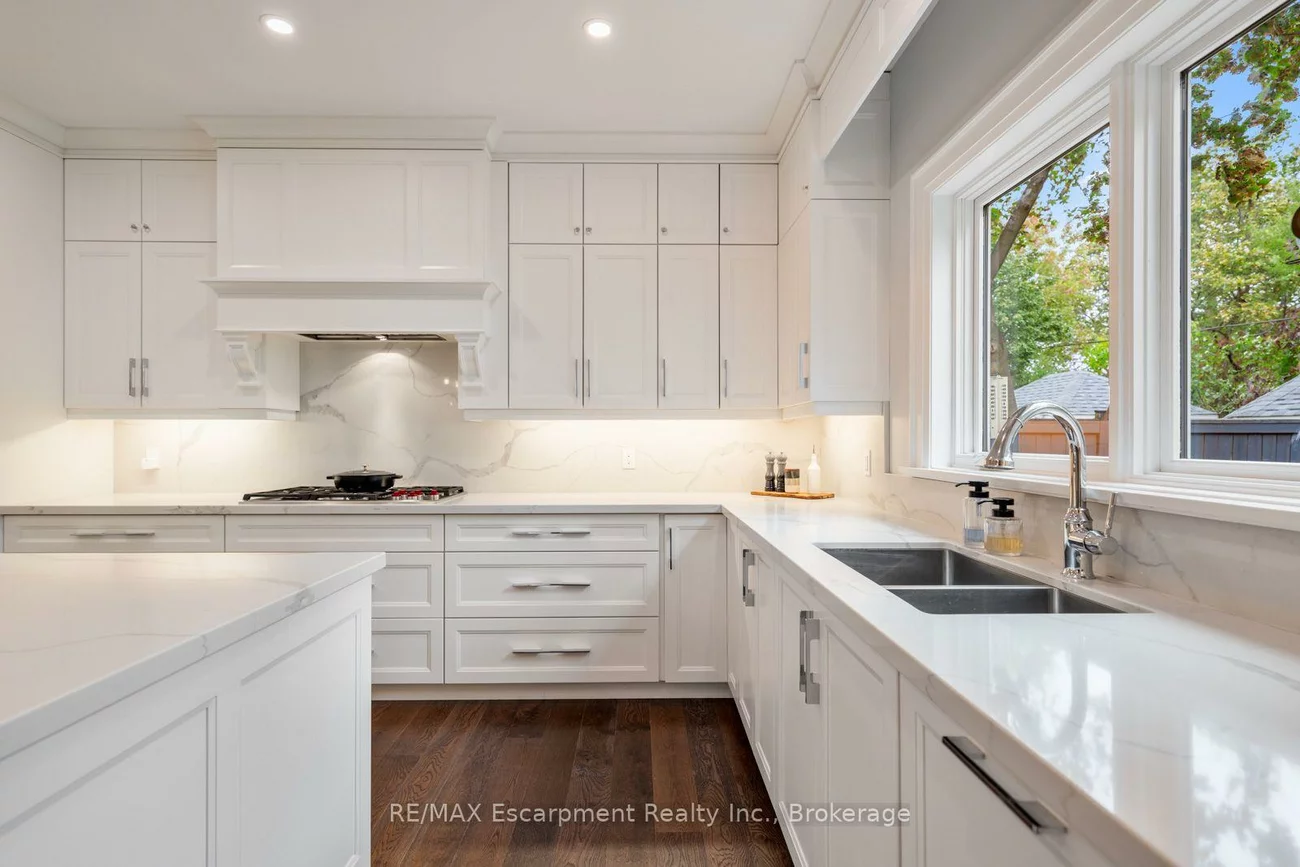 1394, WAVERLY, 1020 - WO West, Oakville