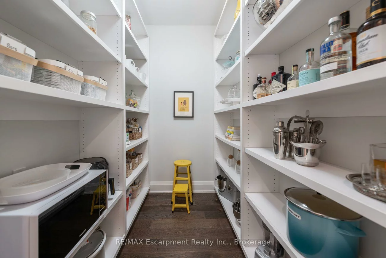 1394, WAVERLY, 1020 - WO West, Oakville