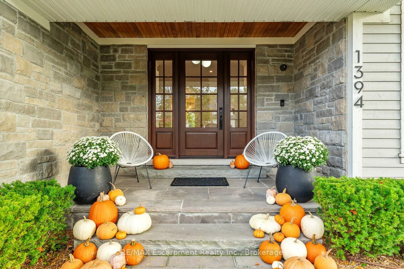 1394, WAVERLY, 1020 - WO West, Oakville
