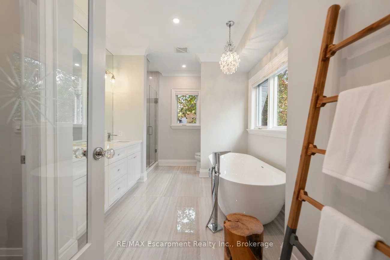 1394, WAVERLY, 1020 - WO West, Oakville