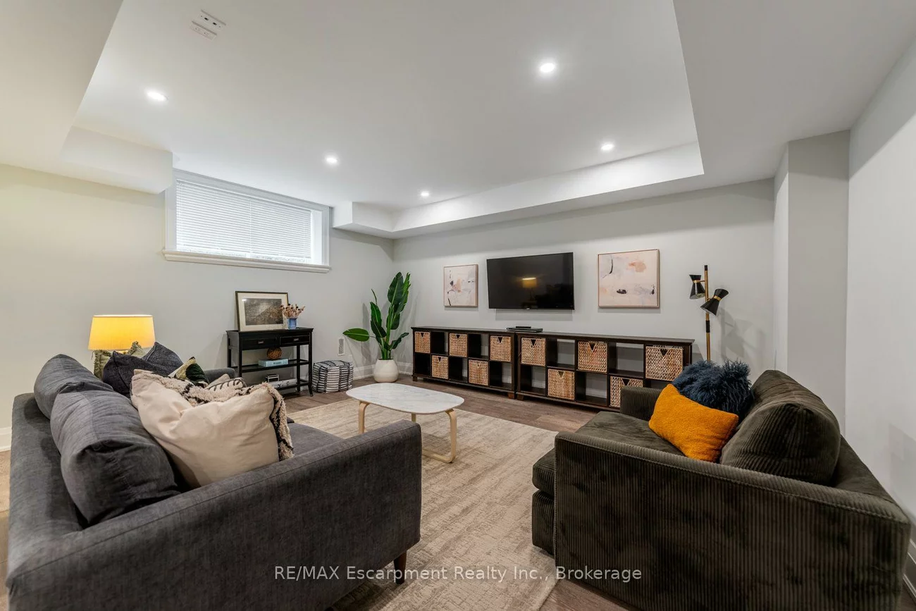 1394, WAVERLY, 1020 - WO West, Oakville