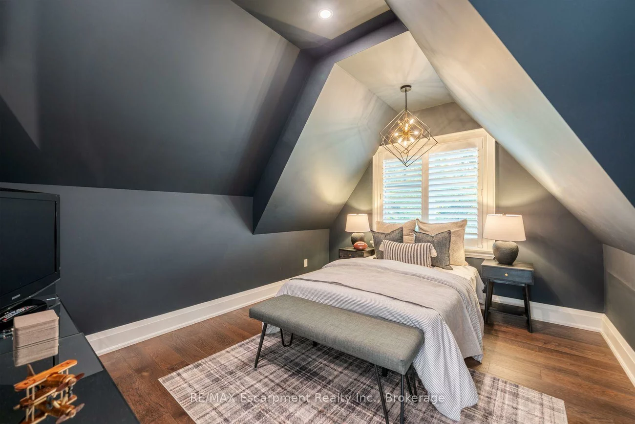 1394, WAVERLY, 1020 - WO West, Oakville