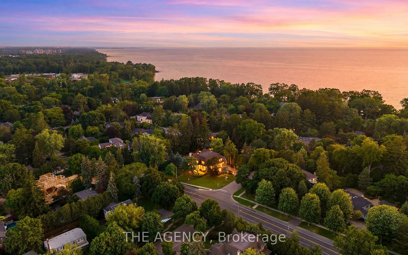 1098, Lakeshore, 1017 - SW Southwest, Oakville