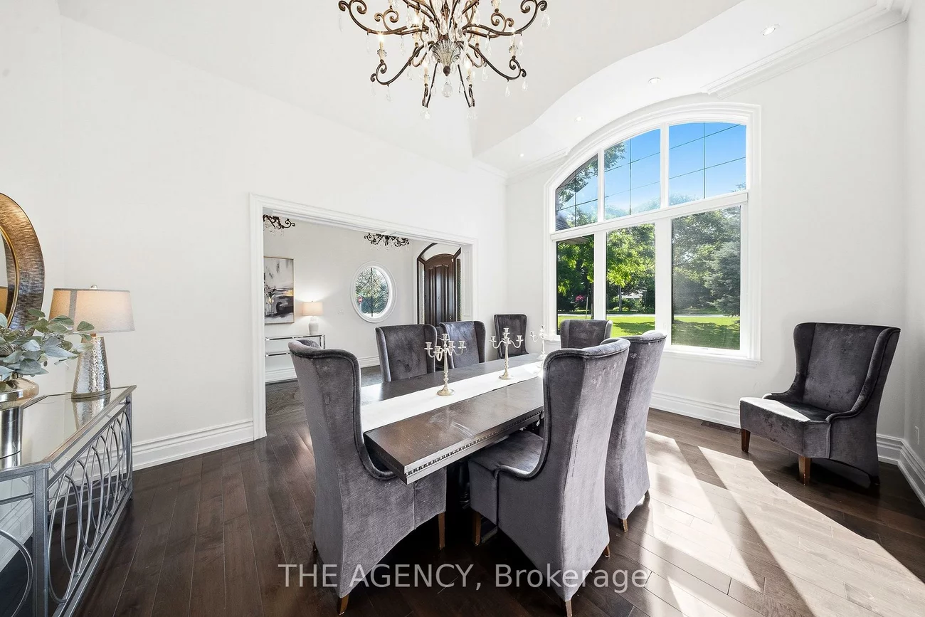 1098, Lakeshore, 1017 - SW Southwest, Oakville
