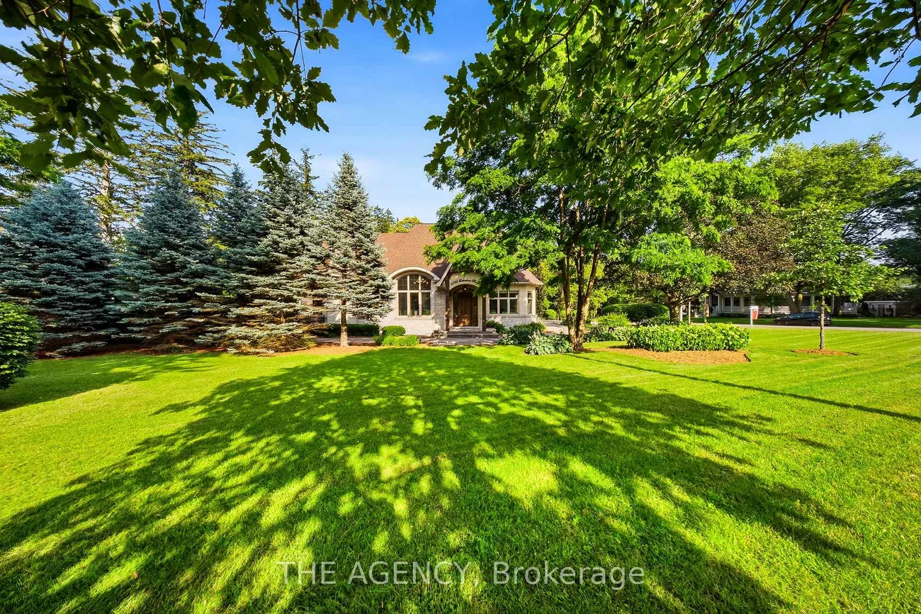 1098, Lakeshore, 1017 - SW Southwest, Oakville