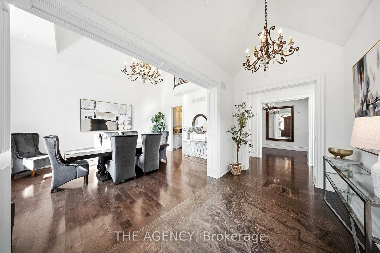 1098, Lakeshore, 1017 - SW Southwest, Oakville